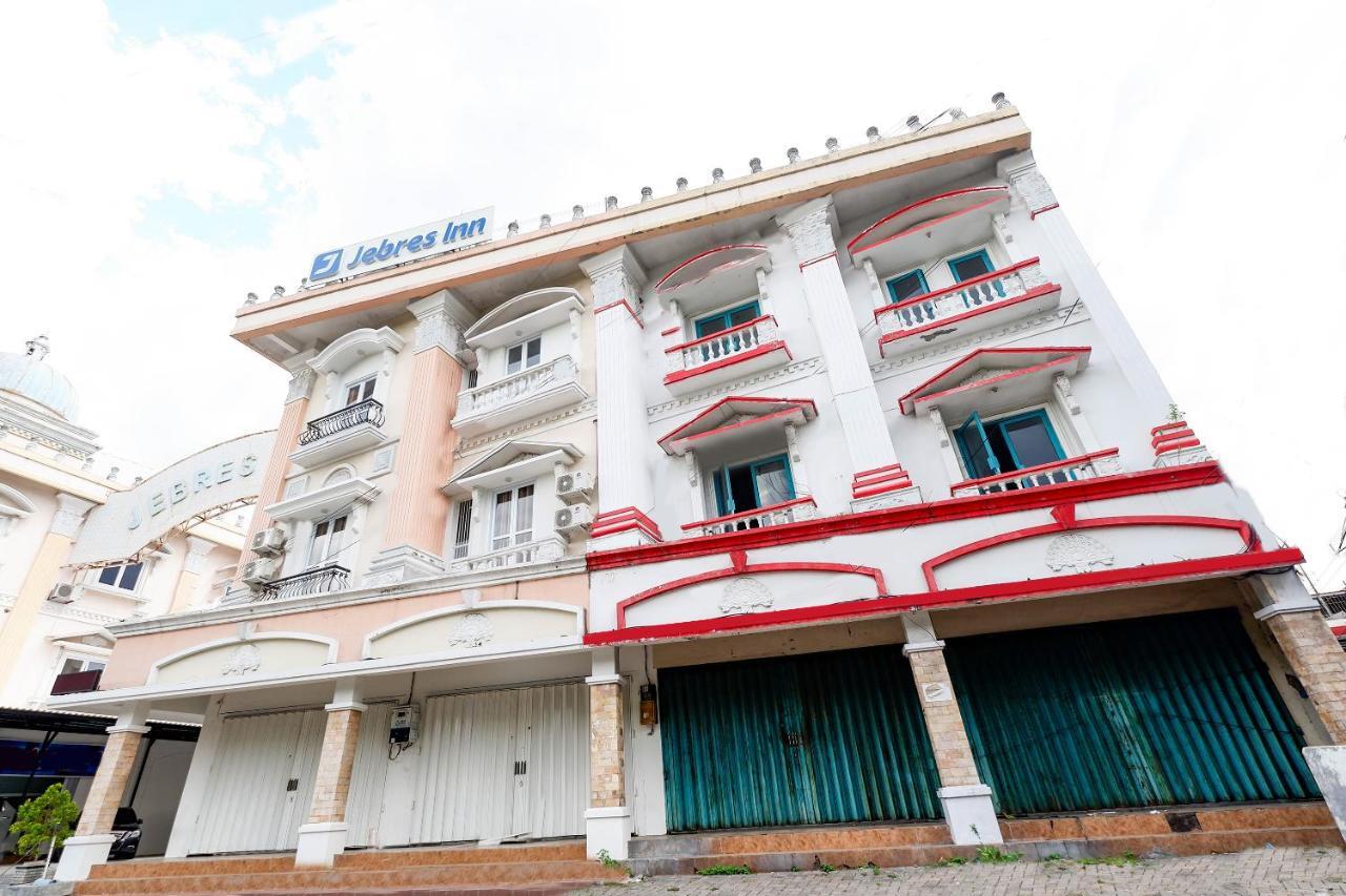 Oyo 2298 Jebres House Syariah Hotel Surakarta  Luaran gambar